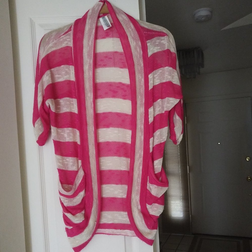 Discreet Brand Open Front LIght Weight Sweater - S